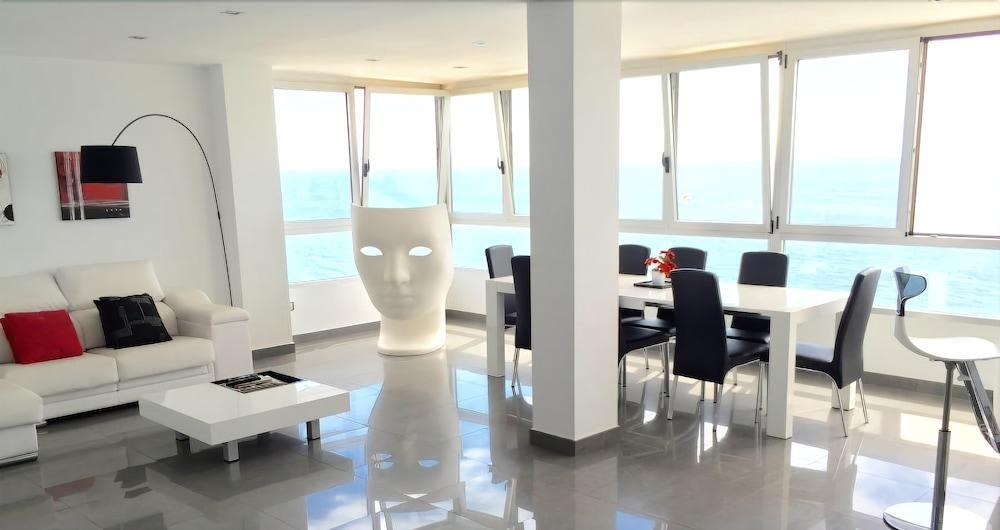 The Mask Blueline Apartamento Benidorm